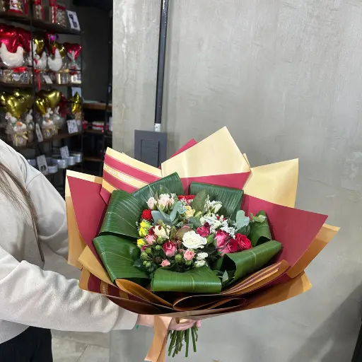 Ramo de flores rosas spray